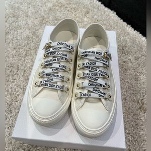 Walk’n’ Dior Sneaker - Size 6